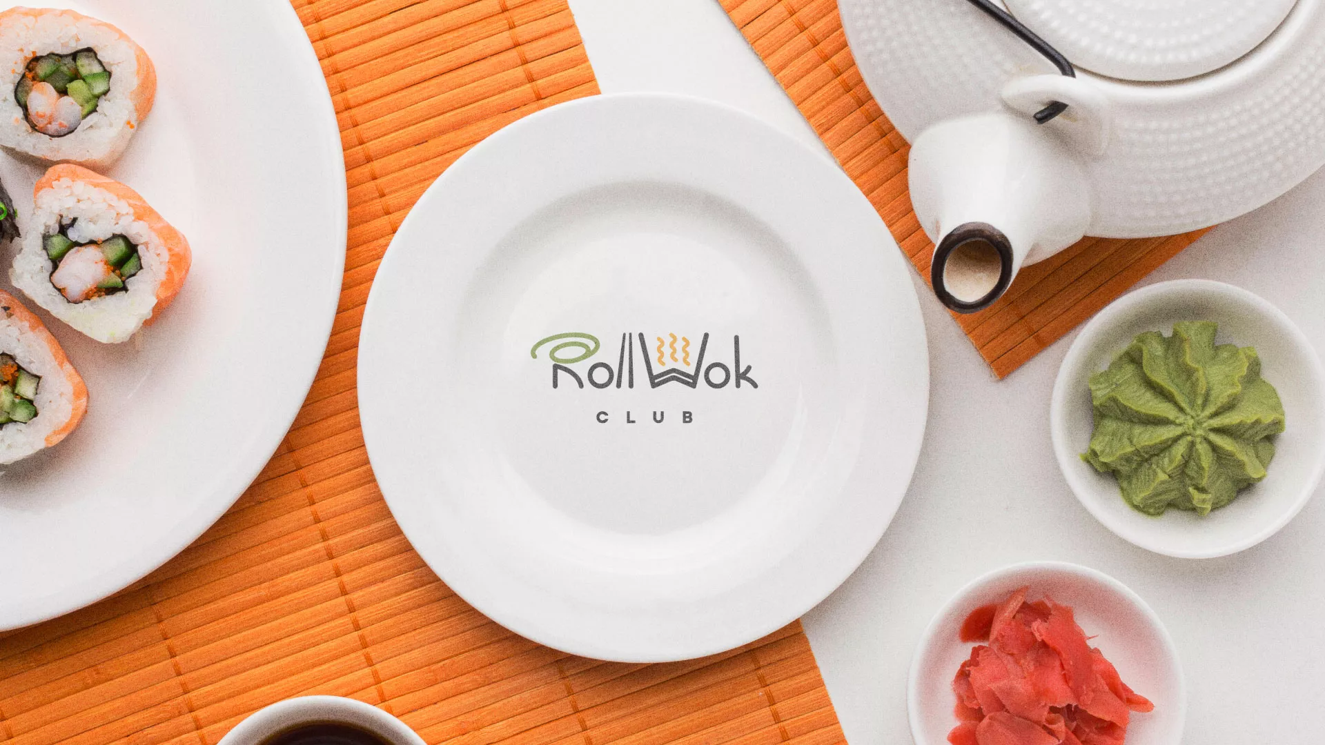 Разработка логотипа и фирменного стиля суши-бара «Roll Wok Club» в Хабаровске
